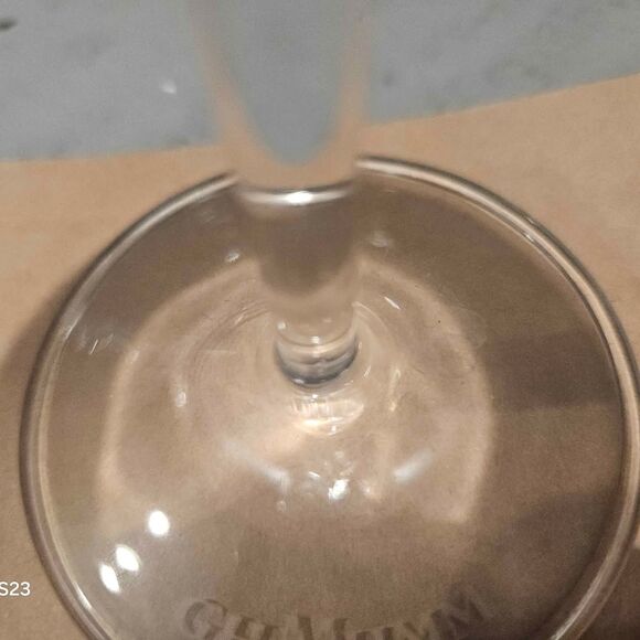 G H Mumm Champagne Flûtes Set of 4 - Picture 3 of 6